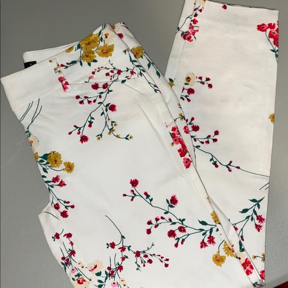 Floral Patterned Pants - Picture 3 of 4